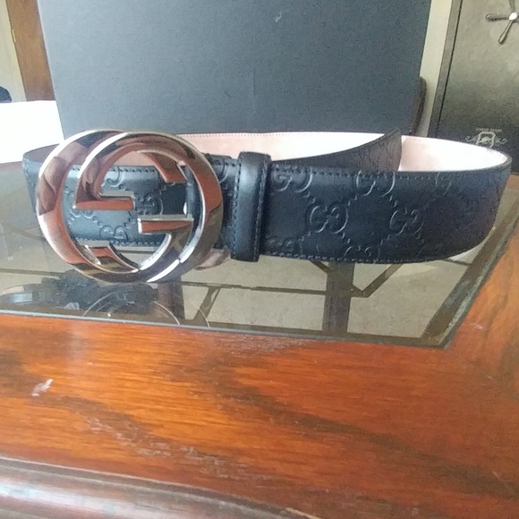Black Gucci Belt 32" - 34" waist. - Picture 1 of 8